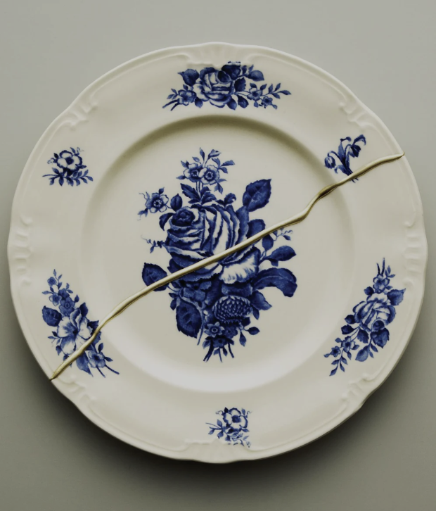 Cup restored using gold kintsugi seams